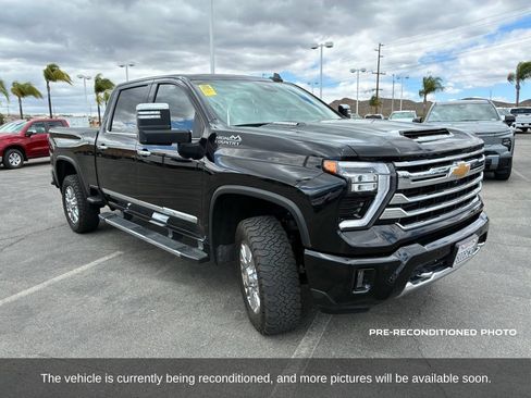 Used 2024 Chevrolet Silverado 2500 High Country AWD/4WD image 4