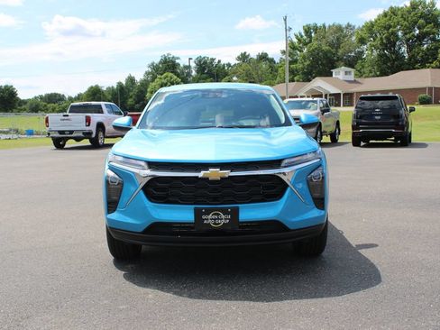 New 2026 Chevrolet Trax LS w/ LS Convenience Package FWD image 3