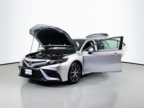 Used 2024 Toyota Camry SE w/ Cold Weather Package image 22