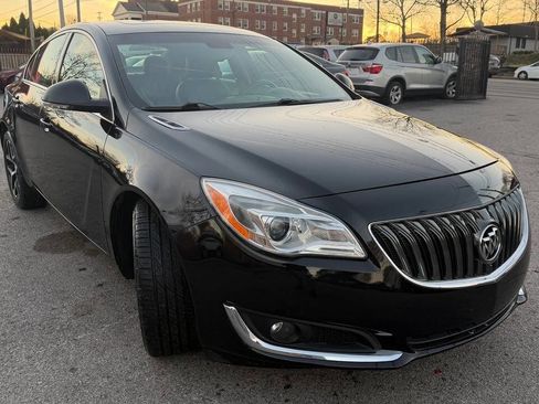 Used 2017 Buick Regal Sport Touring image 4