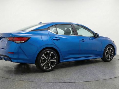 Used 2025 Nissan Sentra SV image 9