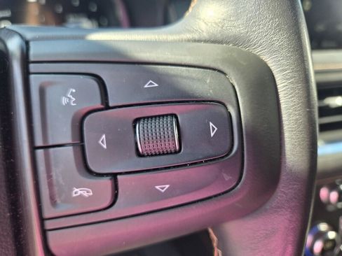 Used 2023 GMC Yukon XL AT4 w/ Technology Package AWD/4WD image 13
