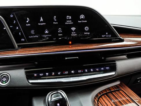 Used 2021 Cadillac Escalade Luxury RWD image 26