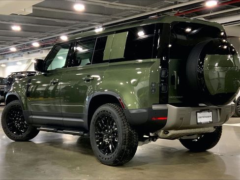 New 2026 Land Rover Defender 110 S image 12