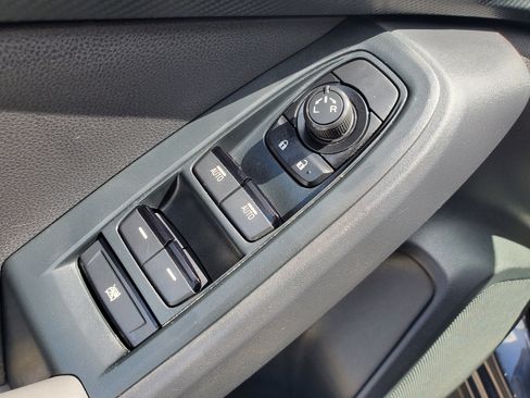 Used 2024 Subaru Crosstrek 2.0i Premium image 18