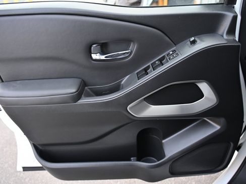 Used 2023 Nissan Frontier SV w/ Technology Package image 16