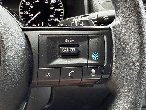 Used 2021 Nissan Rogue SV AWD/4WD image 27