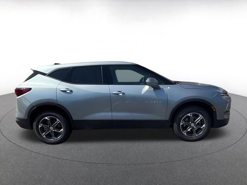 Used 2025 Chevrolet Blazer LT FWD image 16