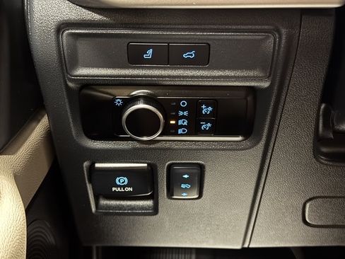 Used 2024 Ford Expedition Max XLT AWD/4WD image 36