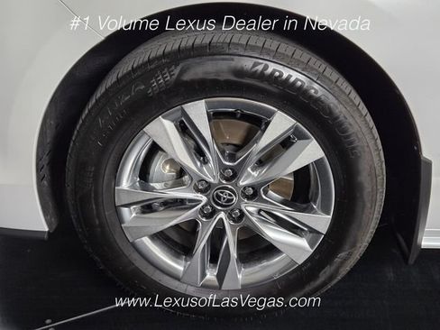 Used 2026 Toyota Sienna XLE FWD image 12
