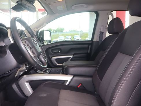 Used 2021 Nissan Titan SV w/ SV Convenience Package AWD/4WD image 14