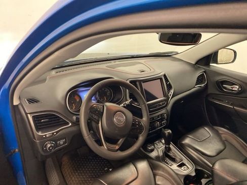 Used 2022 Jeep Cherokee Trailhawk image 8