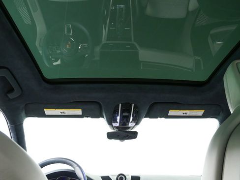 Certified 2021 Porsche Cayenne Turbo AWD/4WD image 21