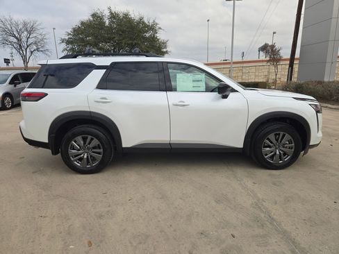 New 2026 Nissan Pathfinder SV image 2