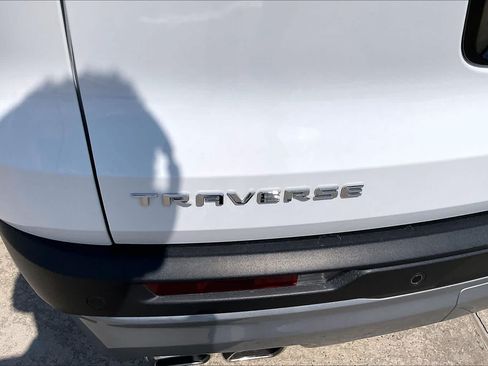 Used 2025 Chevrolet Traverse LT w/ Enhanced Driving Package FWD image 10