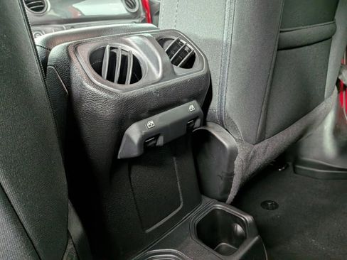 Used 2020 Jeep Wrangler Unlimited Sport image 27