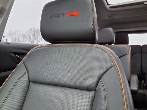 Used 2022 GMC Acadia AT4 w/ Technology Package image 26