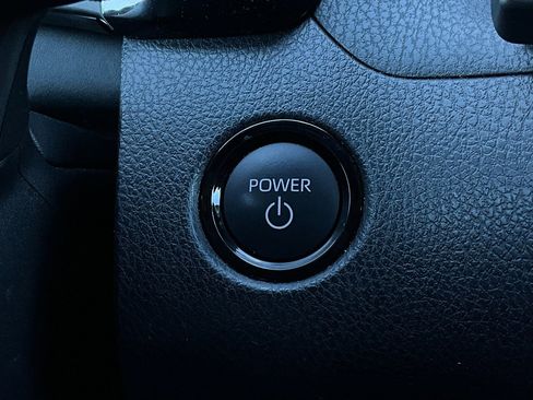 Used 2025 Toyota Camry LE image 27