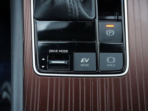 Used 2021 Toyota Sienna LE image 53