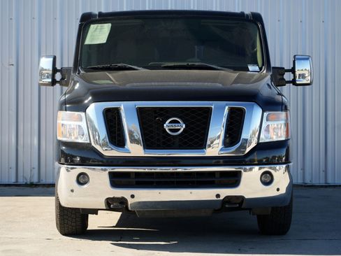 Used 2018 Nissan NV 3500 SL image 6