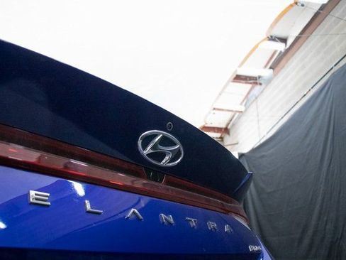 Used 2023 Hyundai Elantra Limited w/ Cargo Package image 13