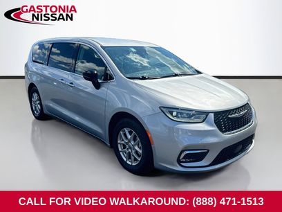 Used 2024 Chrysler Pacifica Touring-L