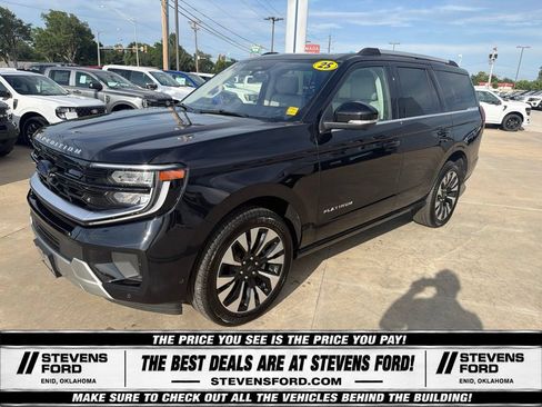 Used 2025 Ford Expedition Platinum w/ Driver's Package AWD/4WD image 9