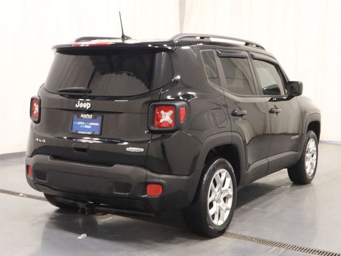 Used 2018 Jeep Renegade Latitude AWD/4WD image 10