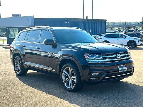Used 2018 Volkswagen Atlas SEL w/ R-Line Package AWD/4WD image 10