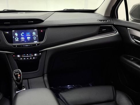 Used 2018 Cadillac XT5 Luxury image 28