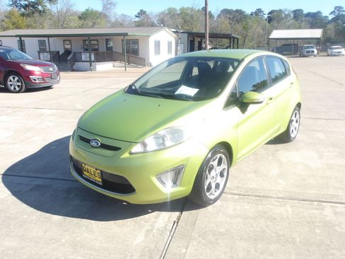 Used 2011 Ford Fiesta SES image 2
