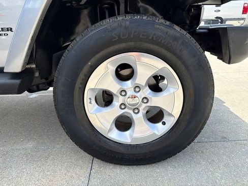 Used 2013 Jeep Wrangler Unlimited Sahara w/ Connectivity Group AWD/4WD image 54