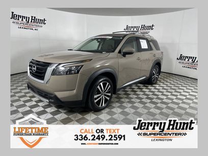 Used 2025 Nissan Pathfinder Platinum w/ Cargo Package