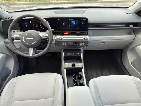 Certified 2025 Hyundai Kona SEL FWD image 2