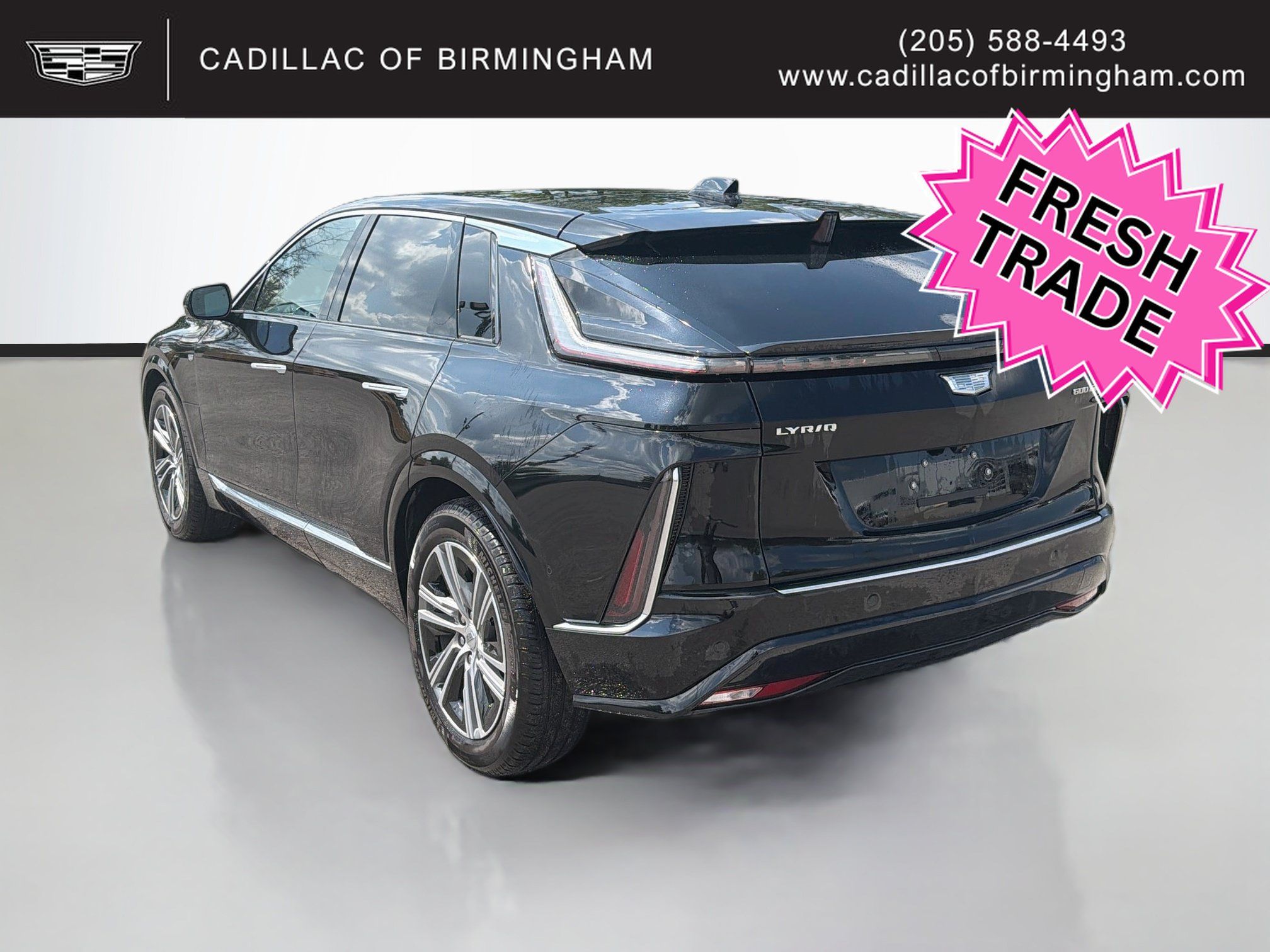 Used 2024 Cadillac Lyriq Luxury w/ LPO, Floor Liner Package AWD/4WD image 7