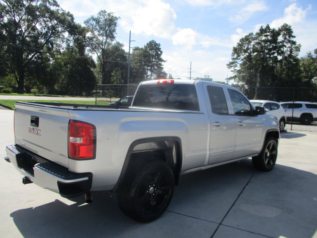 Used 2015 GMC Sierra 1500 4x4 Double Cab w/ Elevation Edition image 8