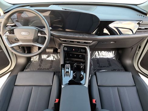 New 2025 Audi Q5 Premium Plus image 9