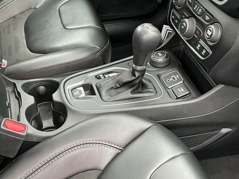 Used 2022 Jeep Cherokee Latitude w/ Sun & Sound Group image 17