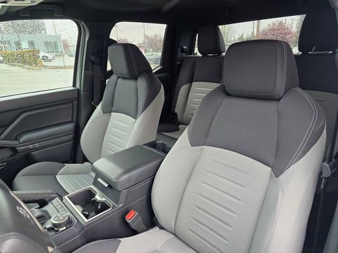 Used 2025 Toyota Tacoma TRD Sport image 22