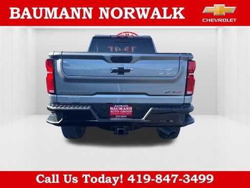 Used 2025 Chevrolet Silverado 2500 ZR2 w/ Technology Package AWD/4WD image 6