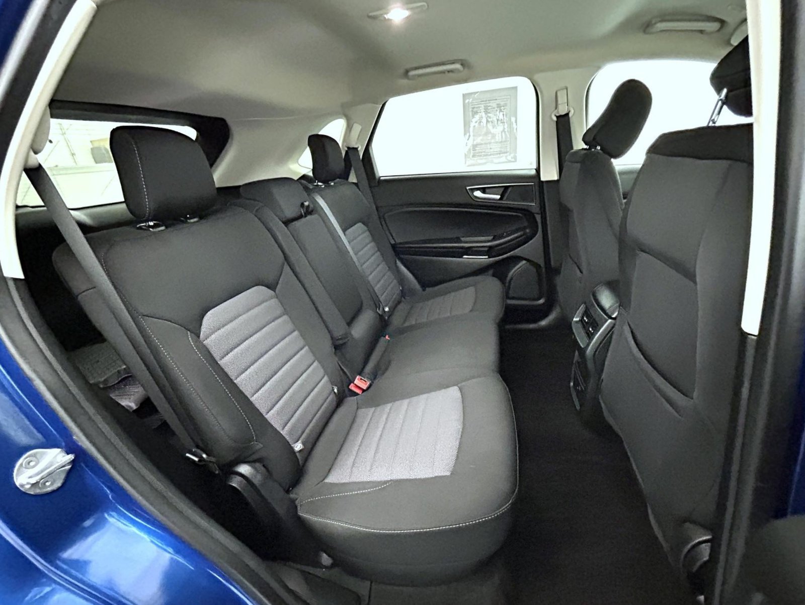 Used 2024 Ford Edge SE w/ Black Appearance Package AWD/4WD image 18