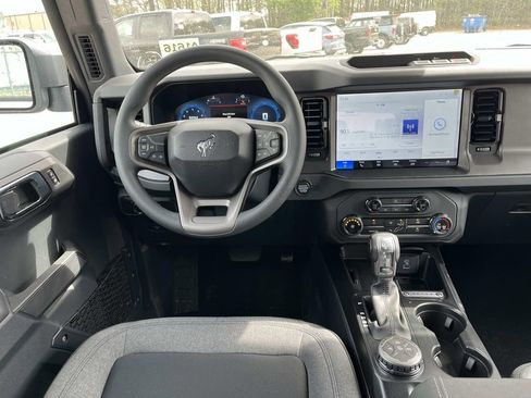 New 2025 Ford Bronco 4-Door image 19