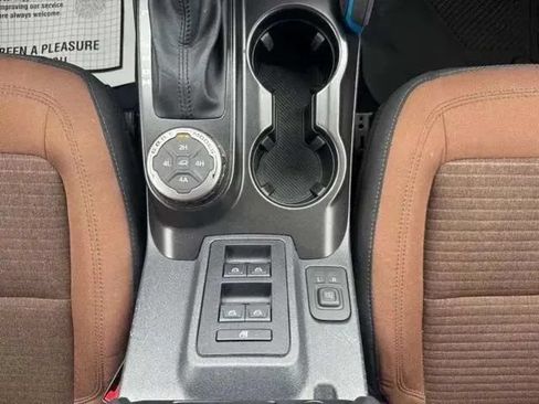 Used 2023 Ford Bronco Outer Banks w/ Sasquatch Package AWD/4WD image 25