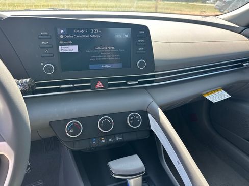 New 2026 Hyundai Elantra SE FWD image 28