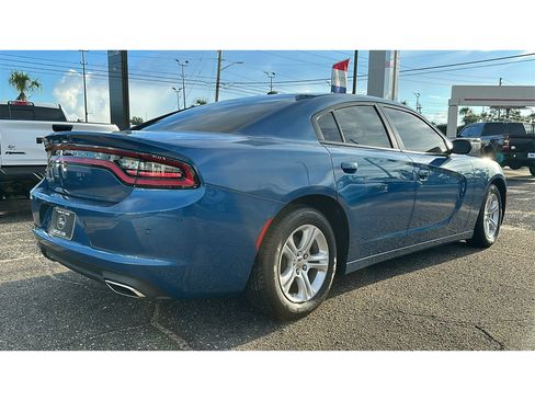 Used 2022 Dodge Charger SXT w/ Driver Convenience Group RWD image 5
