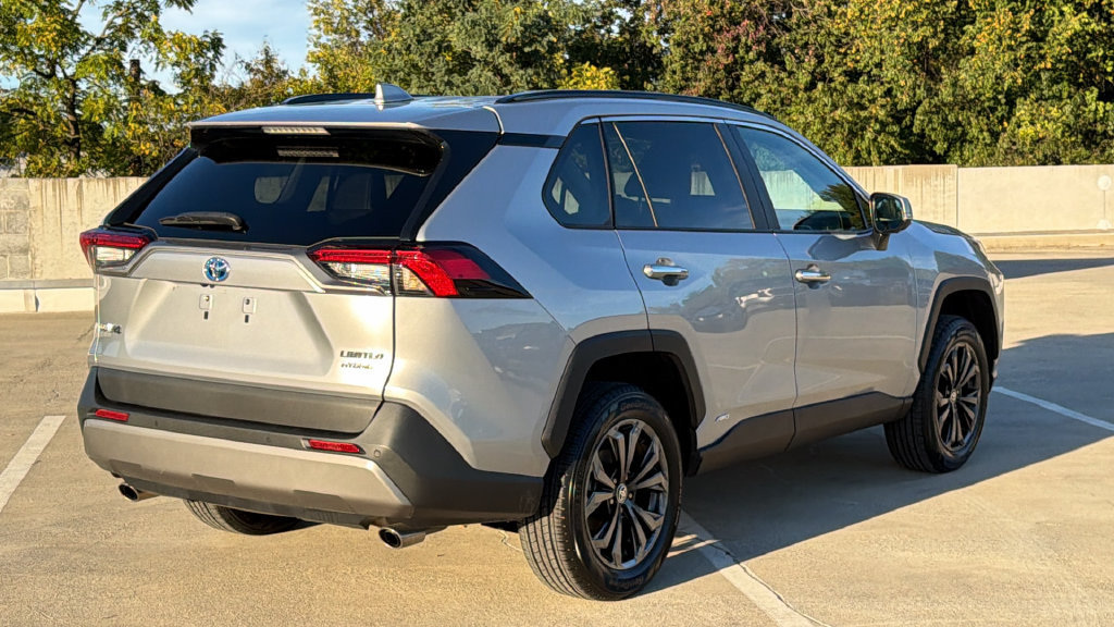 Used 2024 Toyota RAV4 Limited w/ Advanced Technology Package AWD/4WD image 4