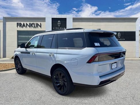 New 2026 Lincoln Navigator Reserve AWD/4WD image 5