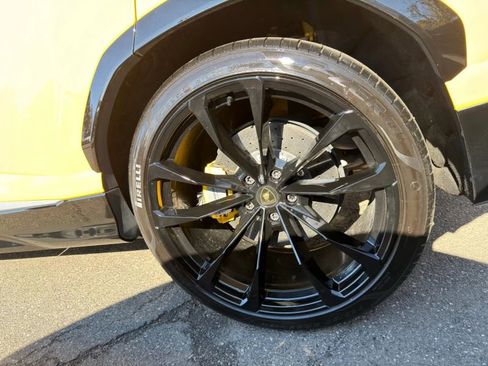 Used 2020 Lamborghini Urus image 28