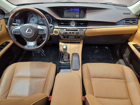 Used 2018 Lexus ES 350 w/ Navigation System Package FWD image 16