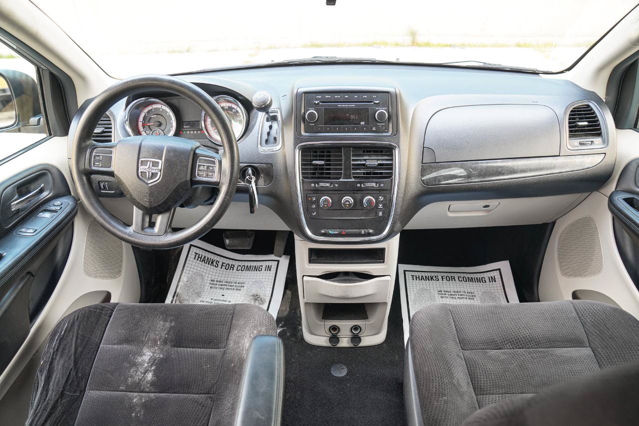 Used 2014 Dodge Grand Caravan American Value Package FWD image 26